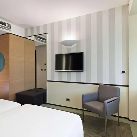 Nh Venezia Laguna Palace Местре
