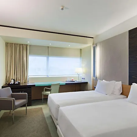 Отель Nh Venezia Laguna Palace Местре