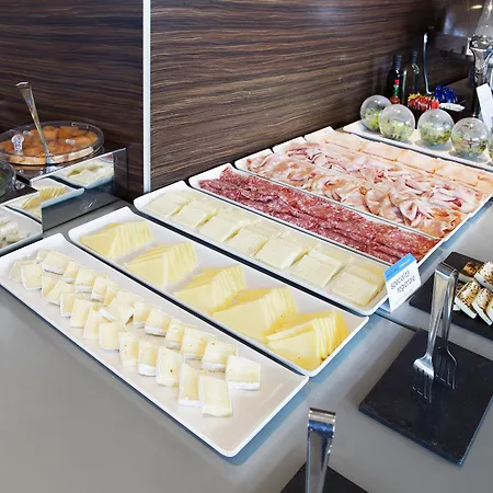 Nh Venezia Laguna Palace Местре